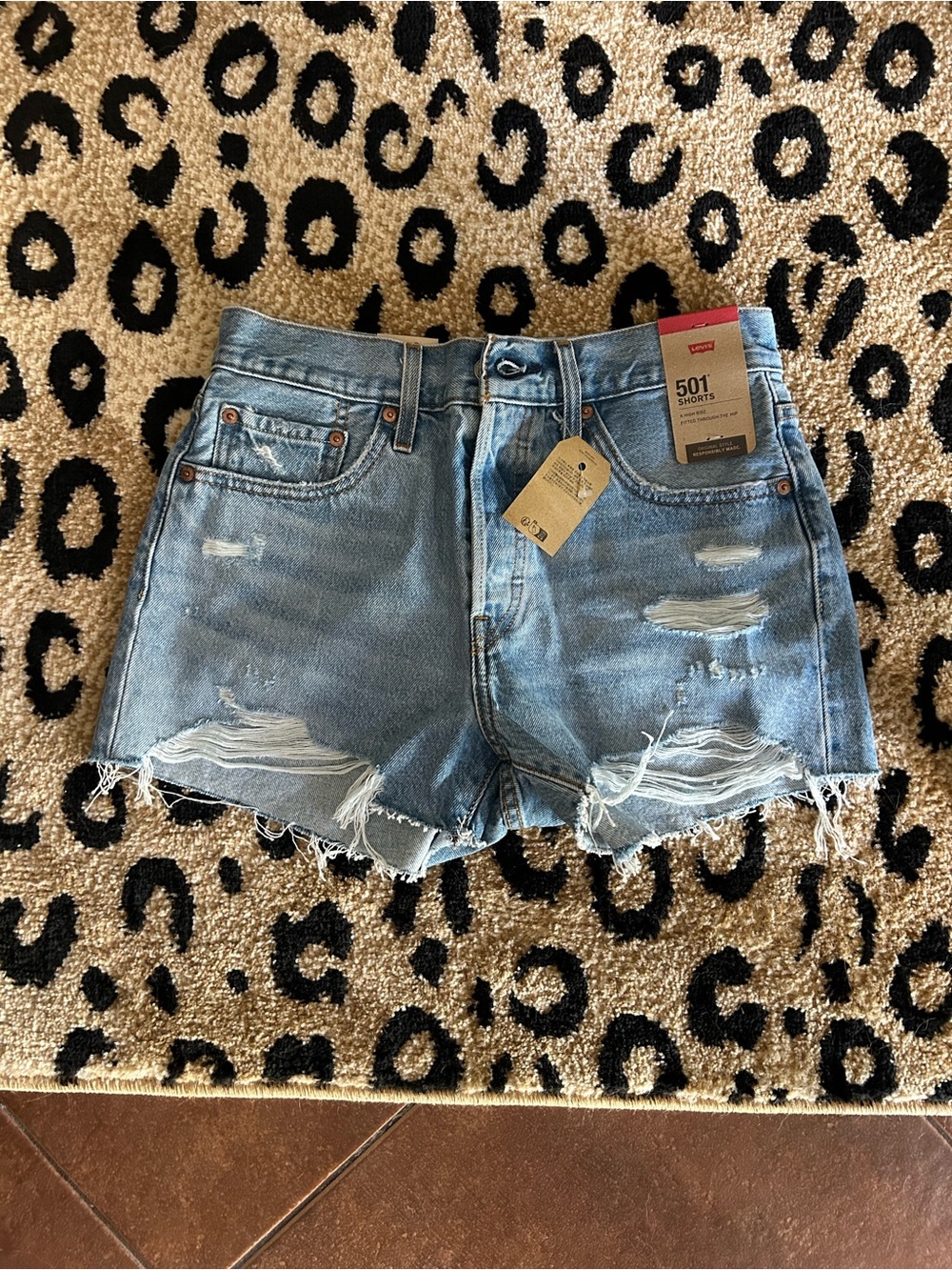 Levi’s 501 High Rise Distressed Denim Shorts Size 27 NWT
